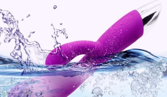 KĀPĒC ŪDENSIZTURĪGAS SEKSA ROTAĻLIETAS VISVAIRĀK IR PIEMĒROTAS VASARAI?